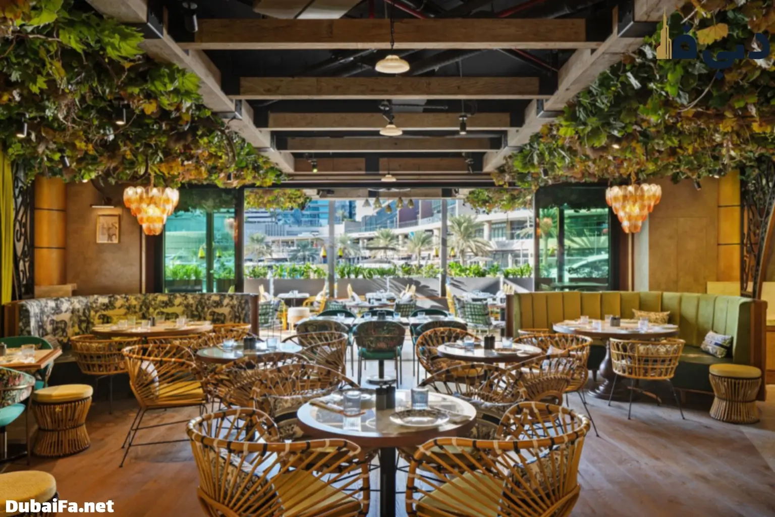 نمای داخل رستوران بلوم