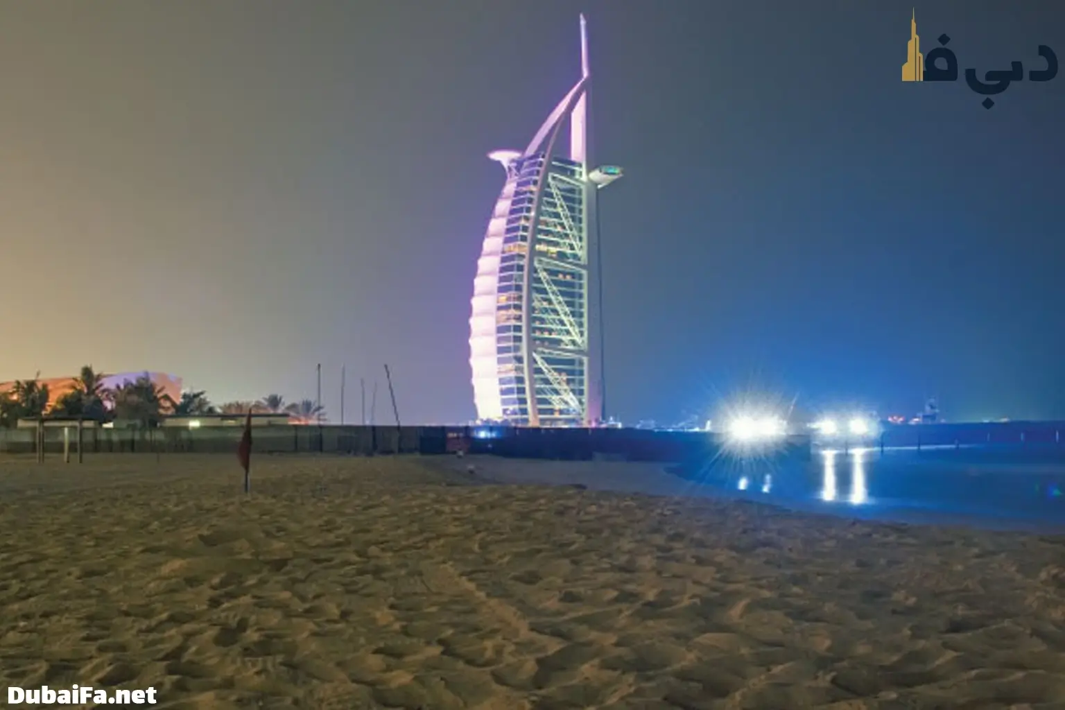 شنای شبانه در ساحل جمیرا